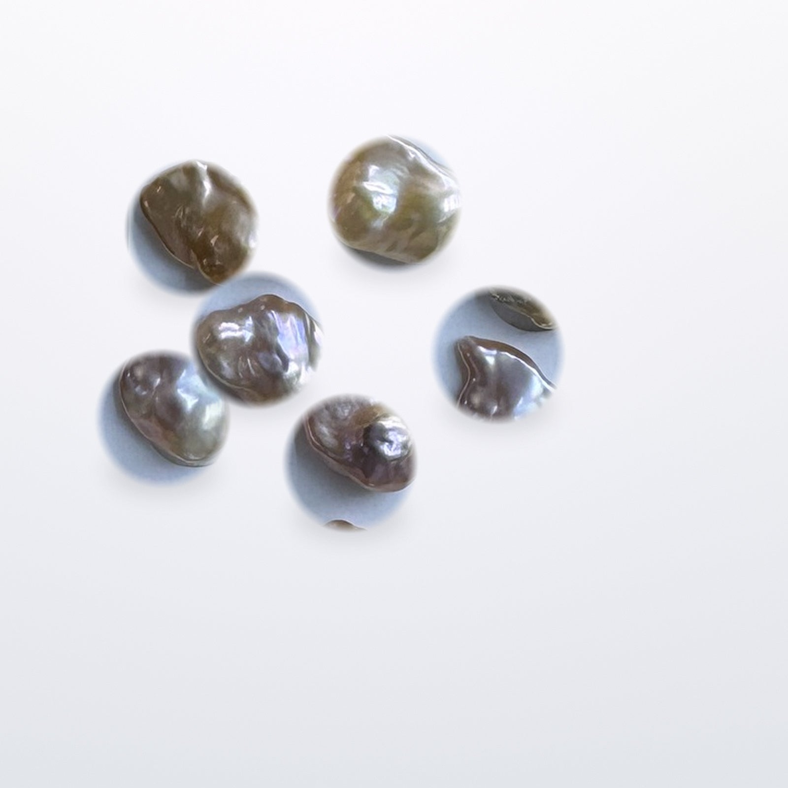 Colored baroque freshwater pearls - 13mm 3A